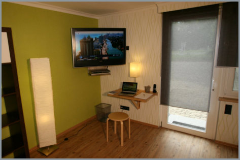 Ferienwohnung - Möbilierte Wohnung zur Kurzzeitmiete in Bad Gandersheim - Wohnzimmer